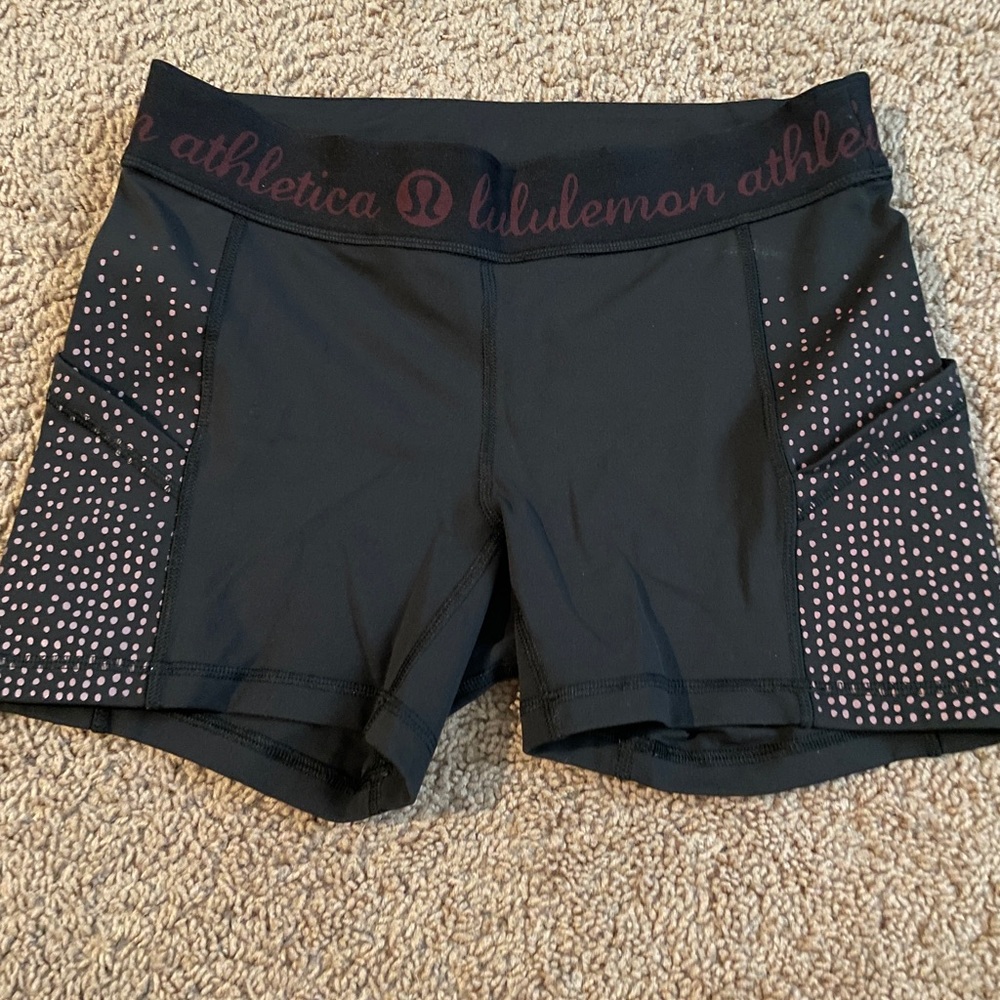 Lululemon Athletica Shorts Size 6